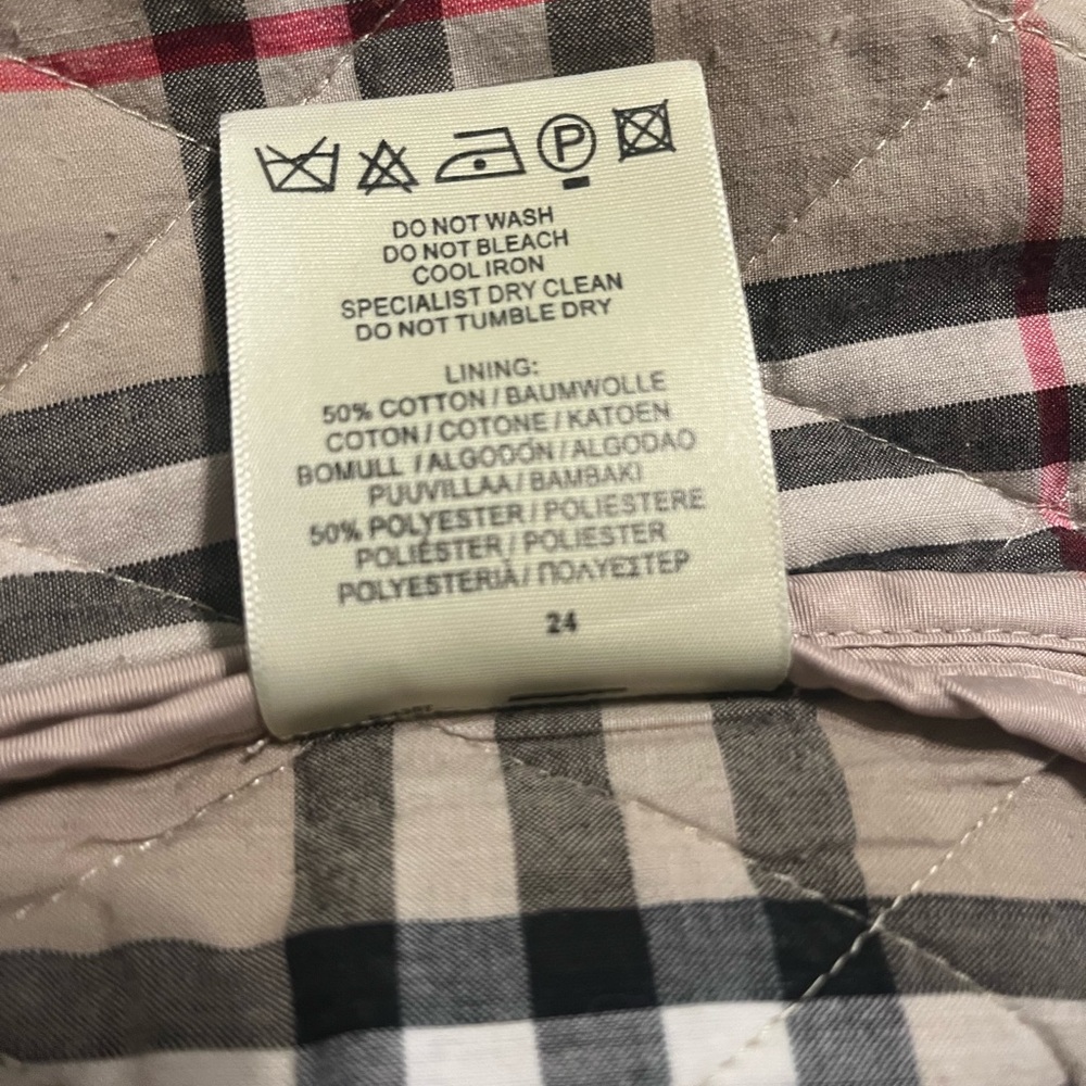 Burberry Lightweight Quilted Jacket - image 4